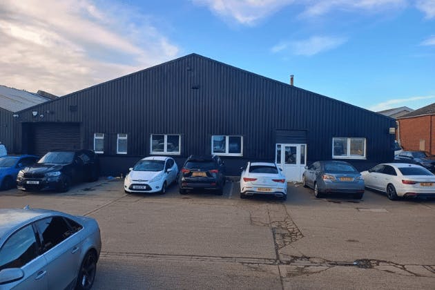 uPVC spraying swindon